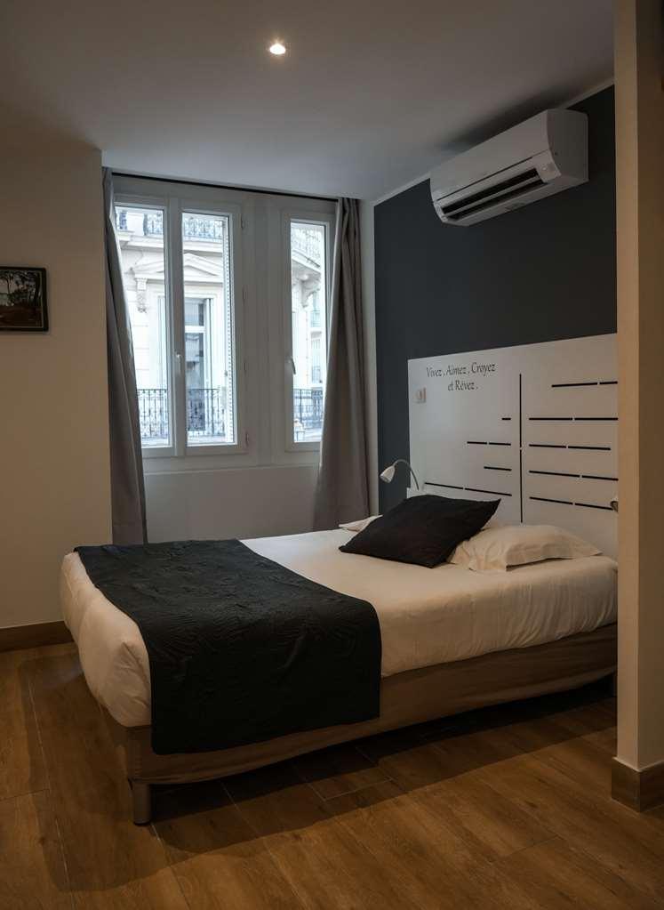 Celenya Hotel Toulon Room photo